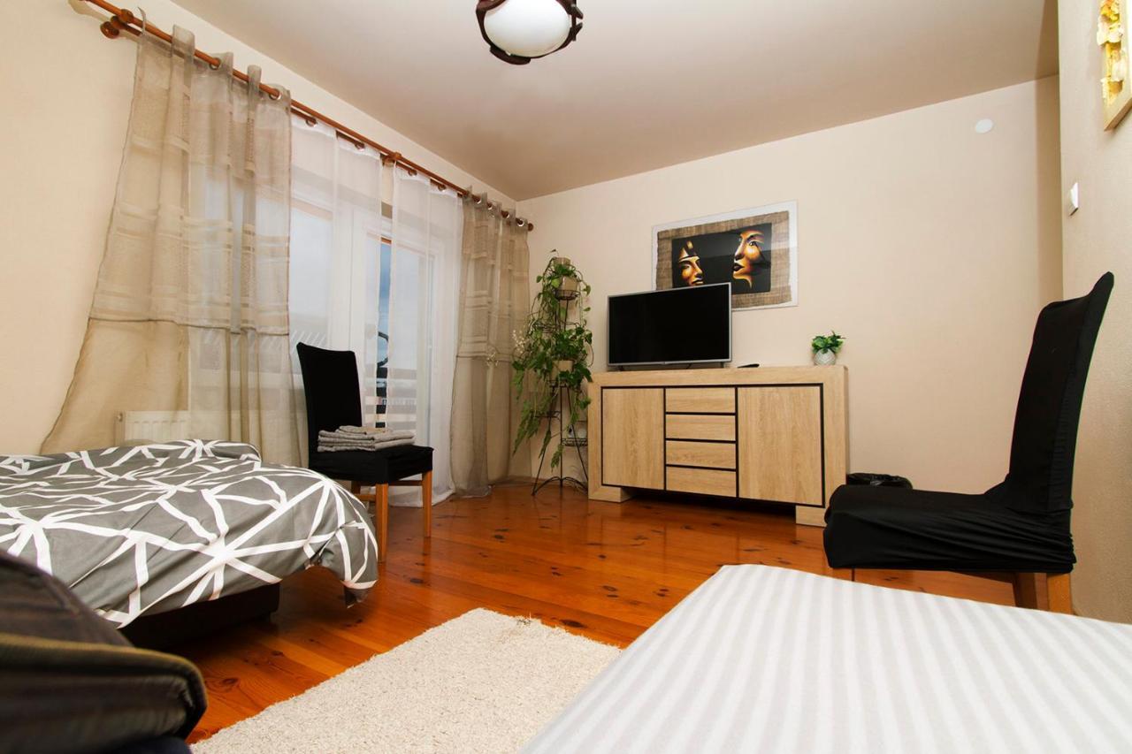 Aparthotel Azylw25 Starachowice Esterno foto